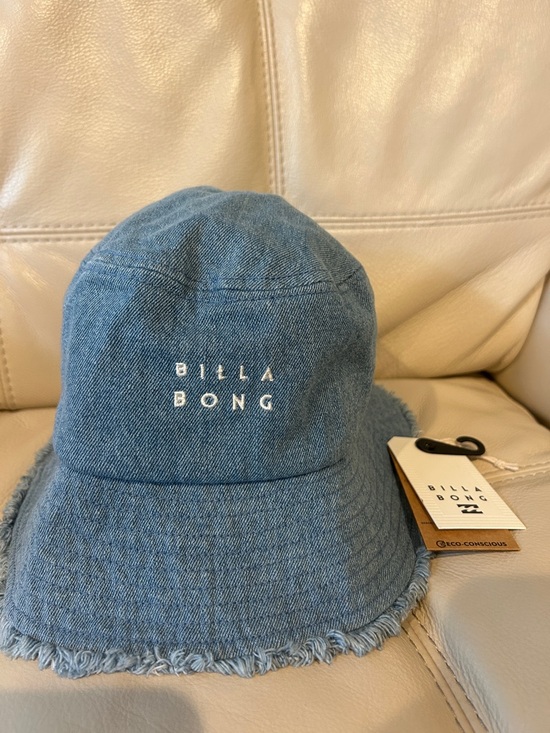 Billabong Accessories - Billabong Light Denim Frayed Brim Bucket Hat NWT